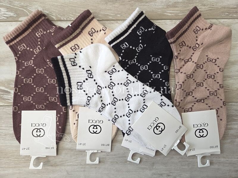 Кашемірові шкарпетки жіночі ТМ "GUCCI" бежевих кольорів, короткі, BF160.